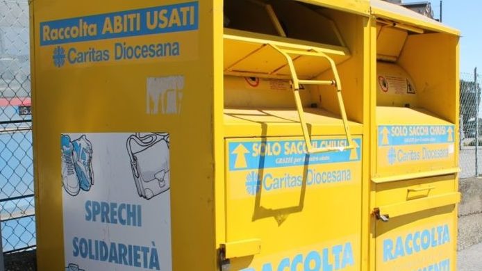 Caritas: comunicazione in merito alla rimozione dei cassonetti per i vestiti usati