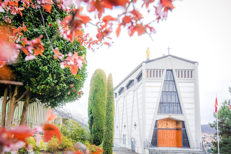 Como la chiesa di Garzola santuario degli sport nautici che sta per compiere 50 anni, anniversario, cinquantesimo