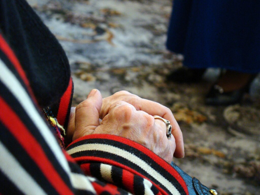 hands-114626_1920